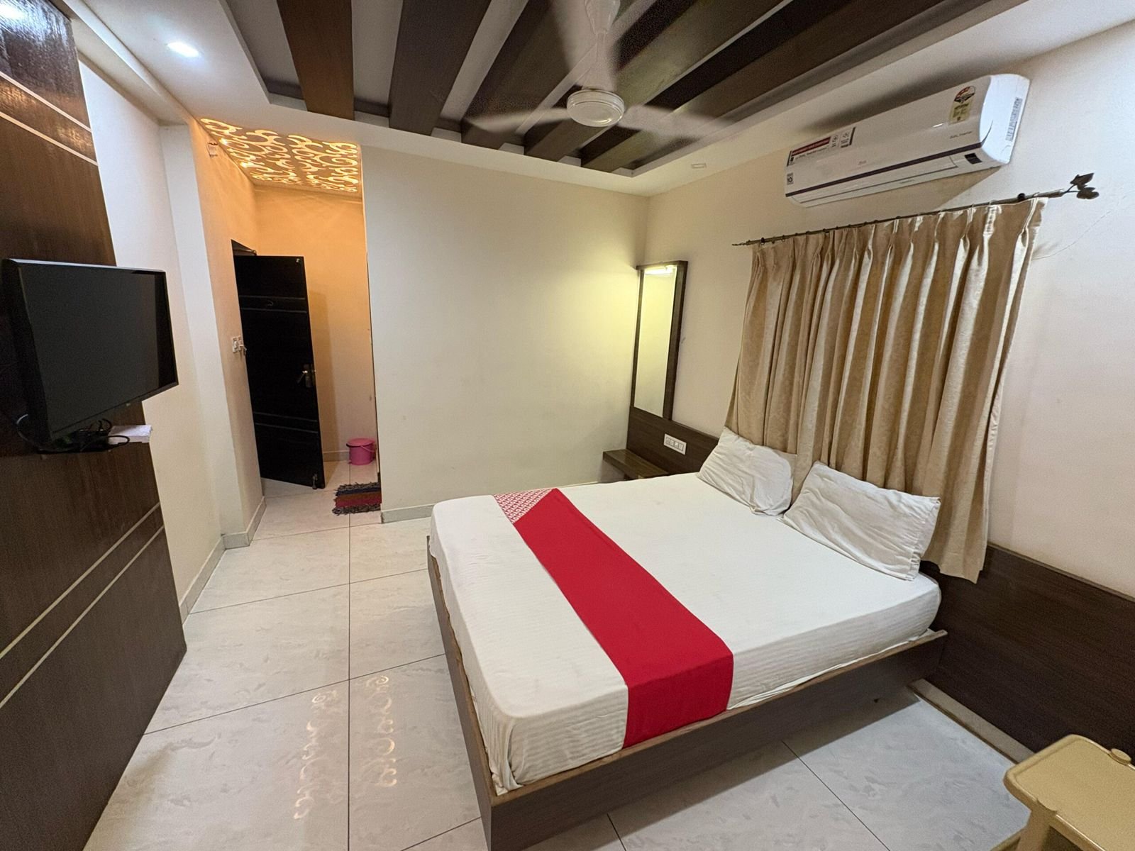 AC Room for 2 Guests